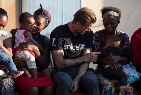 David Beckham, David Beckham làm từ thiện, vợ chồng David Beckham, các sao Hollywood