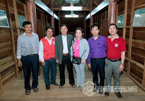 tu-thien-41-ngoisao.vn-w666-h479.jpg 0 bác sĩ Xuân Trường, thẩm mỹ Xuân Trường, đoàn từ thiện, Hoa hậu Mỹ Vân, Doanh nhân Thân thiện Thu Thủy