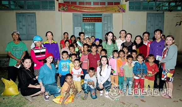 tu-thien-44-ngoisao.vn-w666-h392.jpg 0 bác sĩ Xuân Trường, thẩm mỹ Xuân Trường, đoàn từ thiện, Hoa hậu Mỹ Vân, Doanh nhân Thân thiện Thu Thủy