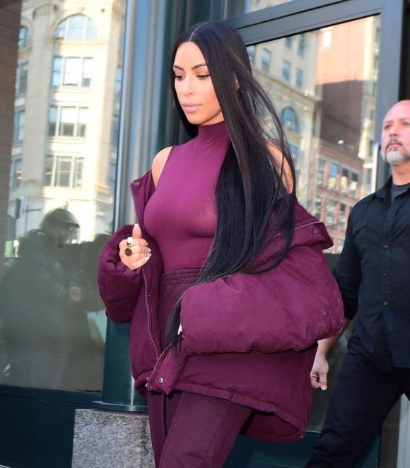 ,thời trang của Kim siêu vòng ba,vợ chồng Kim tình tứ,vợ chồng Kim Kardashian hạnh phúc bên nhau, sao Hollywood