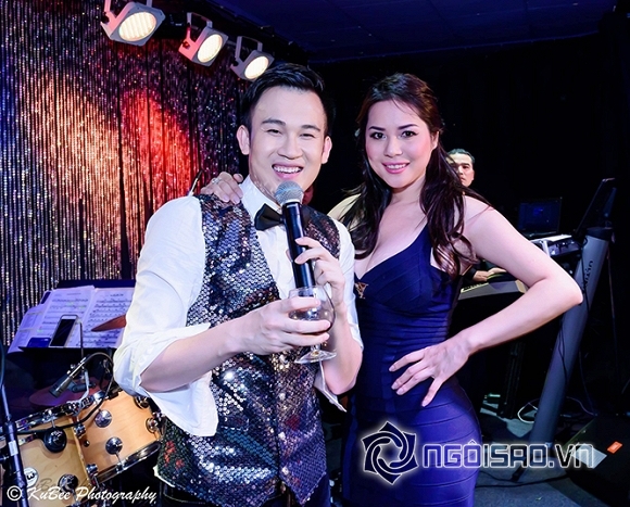 Hoa hậu Người Việt Thế giới 2017 Jasmine L Le được Dương Triệu Vũ tặng nụ hôn trong tiệc mừng sinh nhật 2 Hoa hậu Người Việt Thế giới 2017 Jasmine L Le, Hoa hậu Jasmine L Le, Hoa hậu Người Việt Thế giới 2017 Jasmine Liên Lê, DƯơng Triệu Vũ hôn Hoa hậu