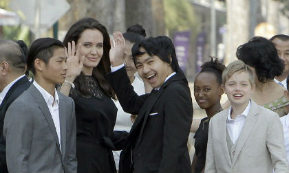 Angelina Jolie,Diễn viên Angelina Jolie,Pax Thiên,con trai nuôi gốc Việt Pax Thiên,sao Hollywood