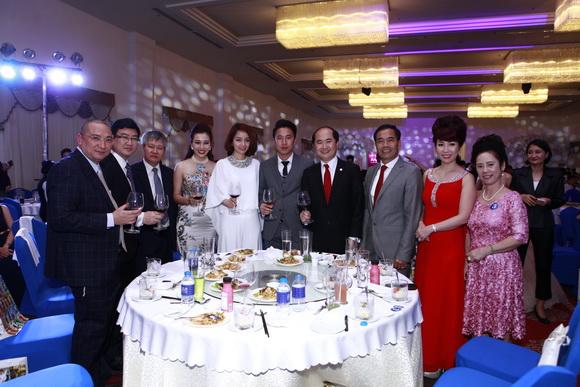 Dato Sri Francis Ang, CEO ACG Singapore, Leader Talk, Diễn đàn Phong Cách Doanh Nhân 2017