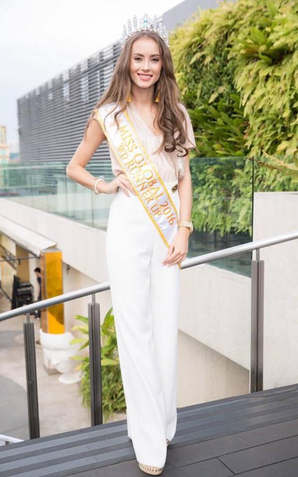 Hà Anh, siêu mẫu Hà Anh, Hoa hậu toàn cầu 2016, Angela Bonilla, sao Việt