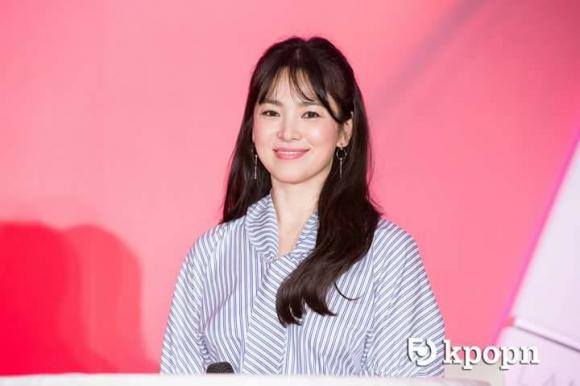 ,Diễn viên Song Hye Kyo,vẻ đẹp trong sáng của Song Hye Kyo,thời trang Song Hye Kyo, sao Hàn