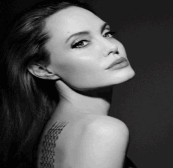 Angelina Jolie , Angelina Jolie làm đại diện hãng nước hoa, thương hiệu mỹ phẩm Guerlain, nước hoa Mon Guerlain,sao Hollywood