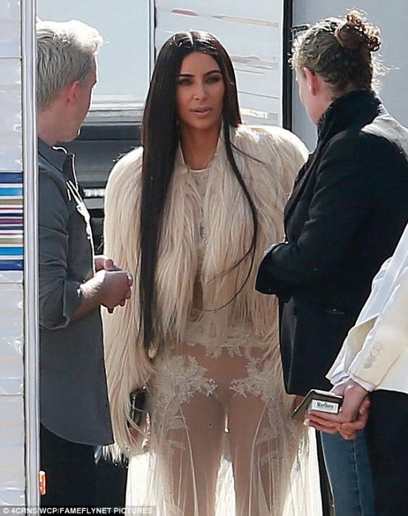 Kim Kardashian , Kim Kardashian mặc váy xuyên thấu hở bạo, Kim Kardashian đóng phim 'Ocean's Eight'