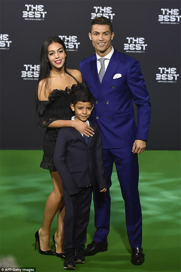 Cristiano Ronaldo, Cristiano Ronaldo cặp song sinh, Cristiano Ronaldo nhờ mang thai hộ