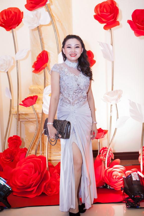 kim-nhung-173-6-ngoisao.vn-w580-h870 4 Nguyễn Kim Nhung, Doanh nhân Nguyễn Kim Nhung, Thời trang sao việt