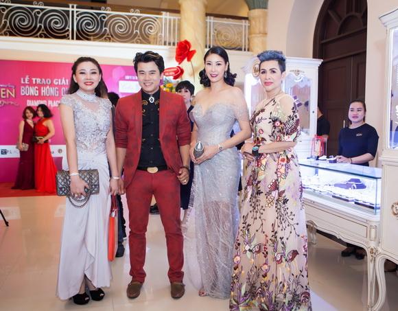 kim-nhung-173-7-ngoisao.vn-w580-h453 3 Nguyễn Kim Nhung, Doanh nhân Nguyễn Kim Nhung, Thời trang sao việt