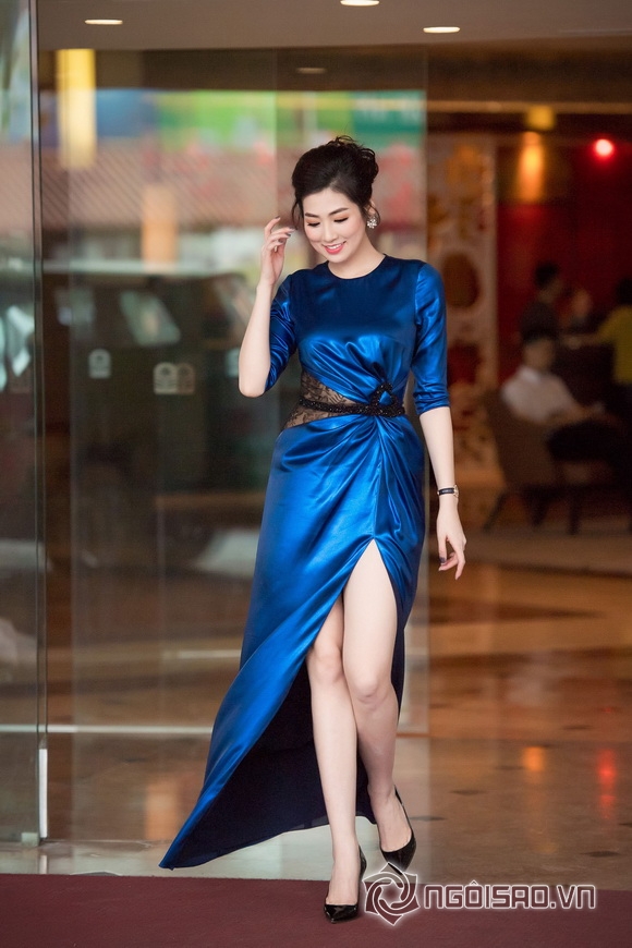 Á hậu tú anh,hoa hậu việt nam 2012,tú anh diện váy xẻ táo bạo