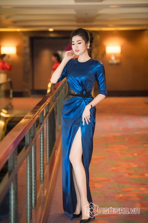 Á hậu tú anh,hoa hậu việt nam 2012,tú anh diện váy xẻ táo bạo