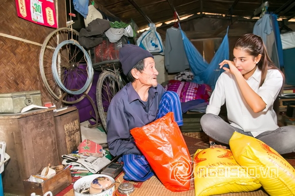 Phạm Hương đi từ thiện 2 Hoa hậu phạm hương,hoa hậu hoàn vũ việt nam 2015,phạm hương đi từ thiện