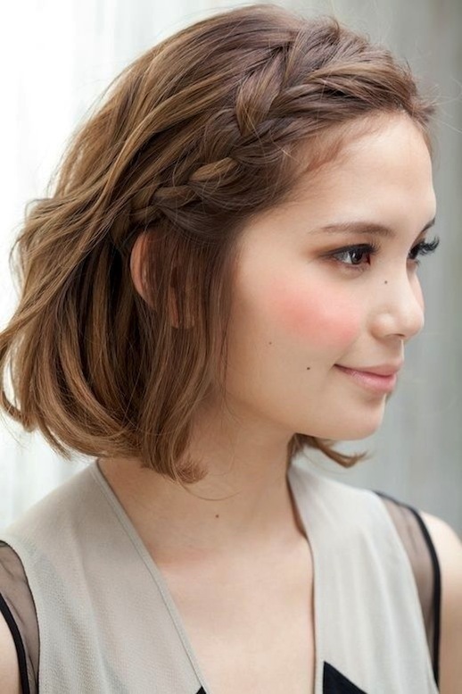 Tóc ngắn là xu hướng thịnh hành dành cho phái đẹp. Kiểu tóc này giúp bạn nổi bật và trẻ trung hơn. Hãy xem hình về tóc ngắn để cập nhật xu hướng và chọn cho mình kiểu tóc phù hợp nhất.