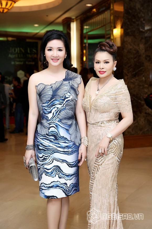 Doanh Nhân Nguyễn Yến Vân, Á hậu Yến Vân, Sao Việt