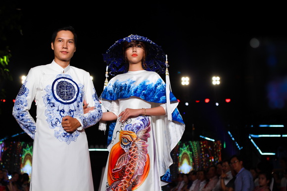 Sen Nhi Thu, NTK Minh Châu, Thời trang sao Việt