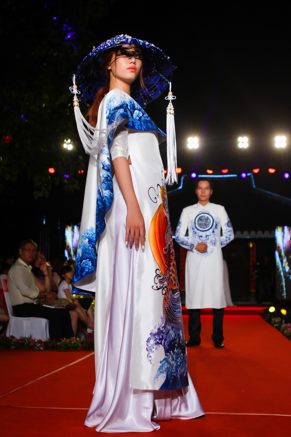 Sen Nhi Thu, NTK Minh Châu, Thời trang sao Việt