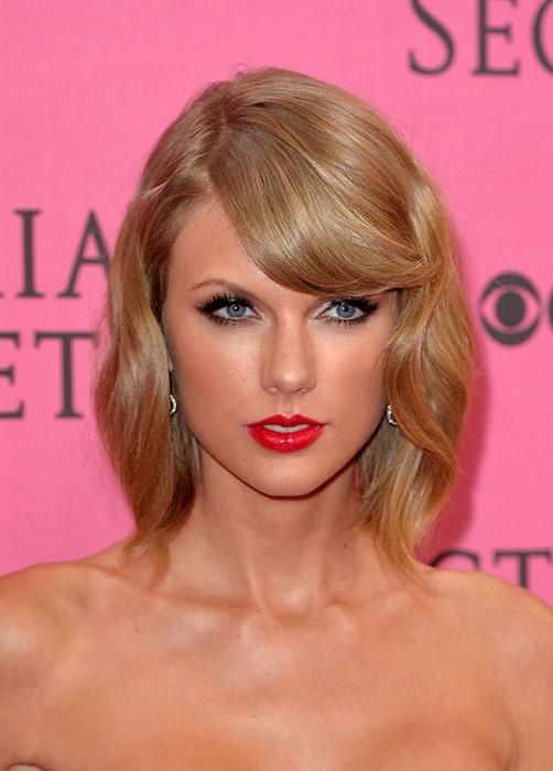 Taylor Swift,tóc đẹp như sao, tóc ngắn, mẫu tóc chấm vai