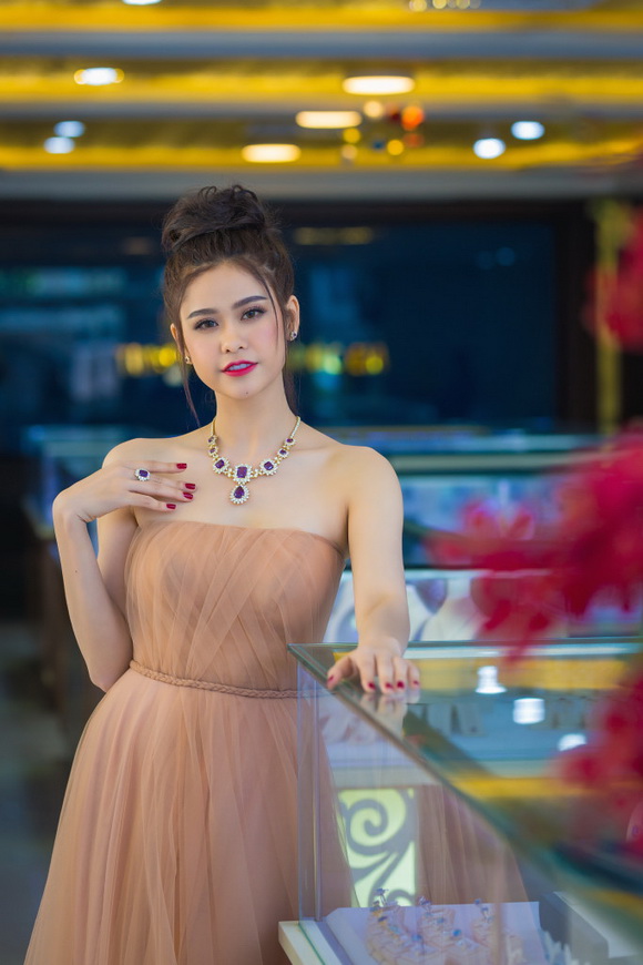 truong-quynh-anh-293-5-ngoisao.vn-w580-h870 5 Tuần lễ Kim cương & Đá quý SJC, Trương Quỳnh Anh, Kim cương & Đá quý SJC