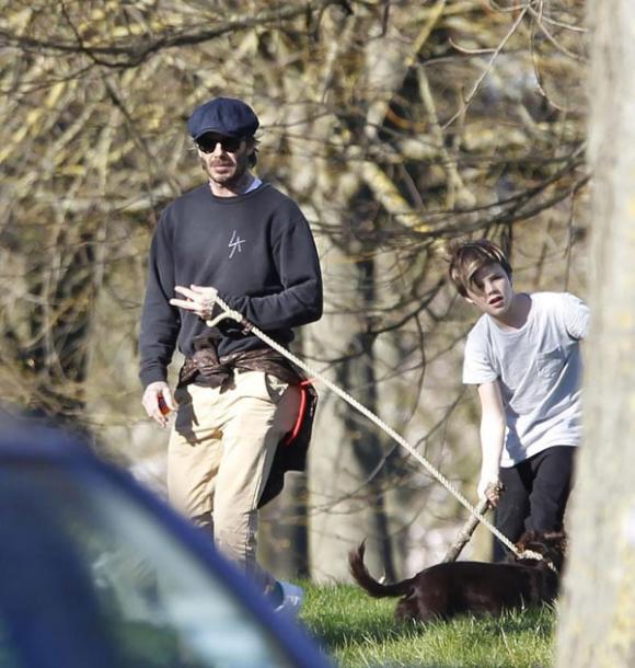 David Beckham, cựu danh thủ David Beckham, David Beckham và con trai út, David Beckham giải cứu con trai, sao Hollywood