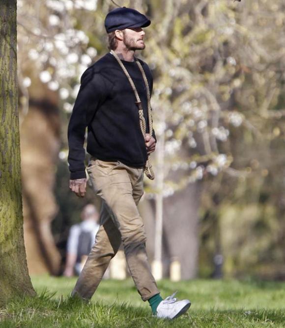 David Beckham, cựu danh thủ David Beckham, David Beckham và con trai út, David Beckham giải cứu con trai, sao Hollywood