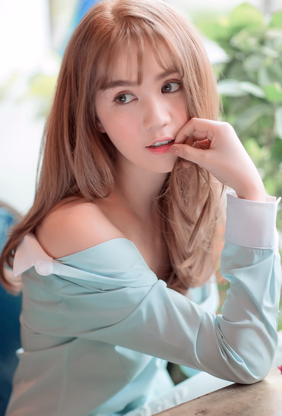 Người mẫu ngọc trinh,nữ hoàng nội y ngọc trinh,ngọc trinh khoe tóc mới