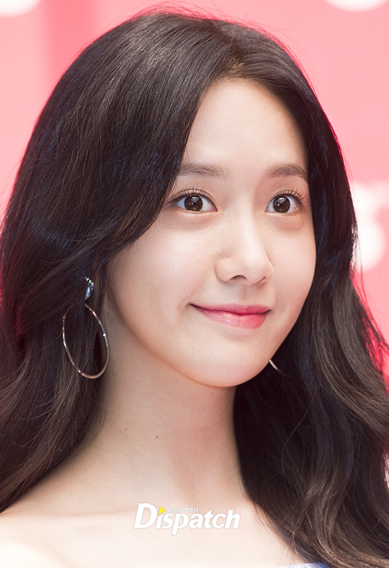 Yoona SNSD,đôi chân xấu xí của Yoona,yoona xinh tươi,Yoona tươi tắn, sao Hàn, sao kpop,thời trang sao