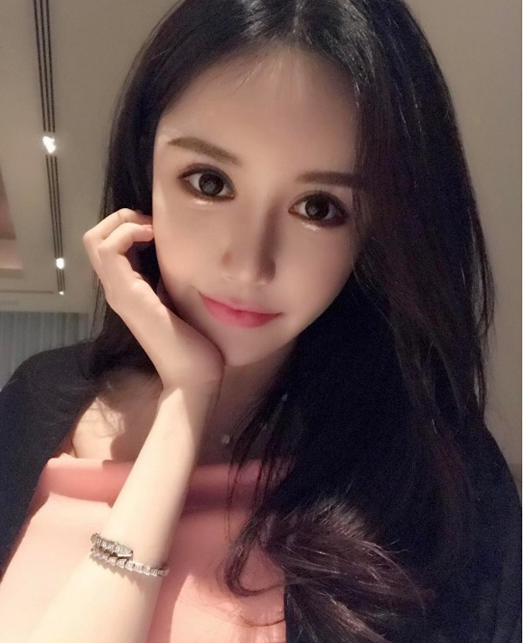 hotgirl sở hữu đôi mắt to tròn nhất Trung Quốc, hotgirl Trung Quốc, sao hoa ngữ,hot girl