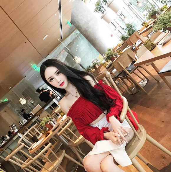 hotgirl sở hữu đôi mắt to tròn nhất Trung Quốc, hotgirl Trung Quốc, sao hoa ngữ,hot girl