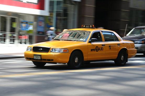 Thiếu nữ 23 tuổi kề dao hiếp dâm nam tài xế taxi, Thiếu nữ hiếp dâm nam tài xế taxi, Hiếp dâm tài xế taxi