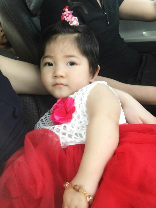 bé gái Lào Cai 14 tháng tuổi nặng 3,5kg, bé gái Lào Cai 14 tháng tuổi nặng 3,5kg hiện nay, Bé Yến Nhi