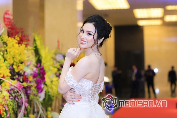 mc-huyen-sam-184-1-ngoisao.vn-w580-h387 11 MC Huyền Sâm, Huyền Sâm, Huyền Sâm spa, Sao Việt
