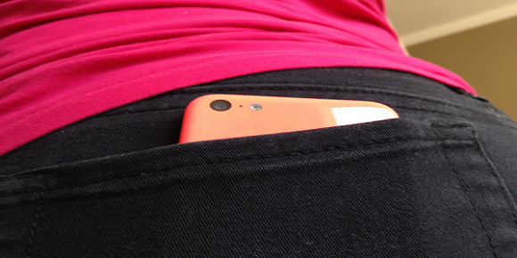 để điện thoại trong túi quần, để điện thoại ở túi quần hoặc túi ngực, để điện thoại túi ngực, để điện thoại túi quần ảnh hưởng đến tinh trùng
