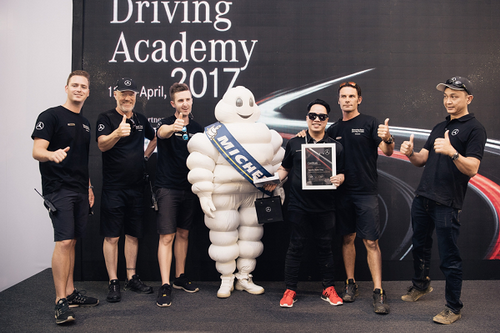 Mercedes-Benz, MBDA 2017, Tùng Leo, Nguyễn Hải Quân, JVevermind, Học viện Lái xe an toàn Mercedes-benz 2017