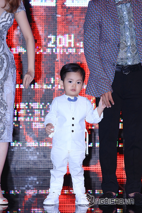 Kiện tướng dancersport khánh thi,vũ công phan hiển,gia đình khánh thi phan hiển