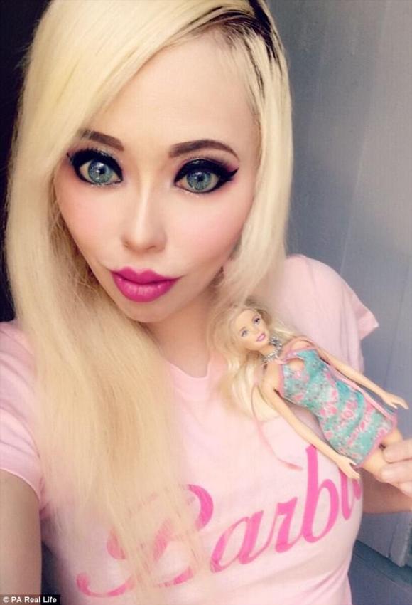 búp bê Barbie, cô gái phẫu thuật giống búp bê Barbie, đời sống trẻ,  Ophelia Vaniy 