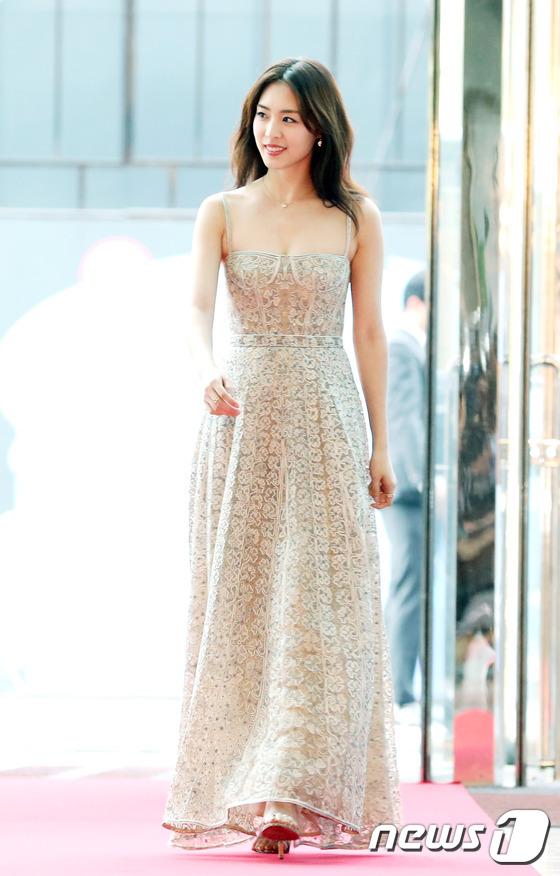 thảm đỏ Baeksang Arts Awards 2017, sao Hàn, sao Kbiz, Yoona, Suzy