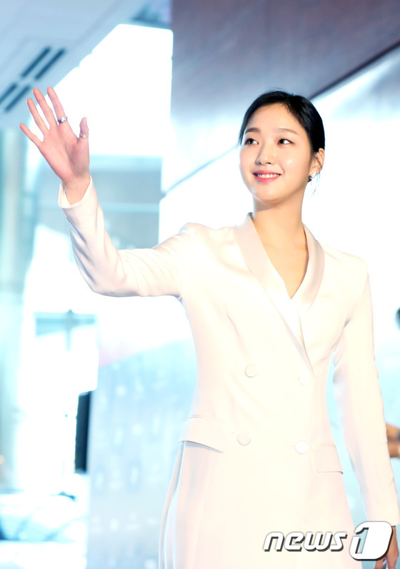 thảm đỏ Baeksang Arts Awards 2017, sao Hàn, sao Kbiz, Yoona, Suzy
