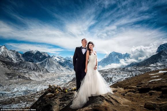 cưới trên đỉnh Everest, đời sống trẻ, cặp đôi chinh phục đỉnh Everest, ảnh cưới trên Everest