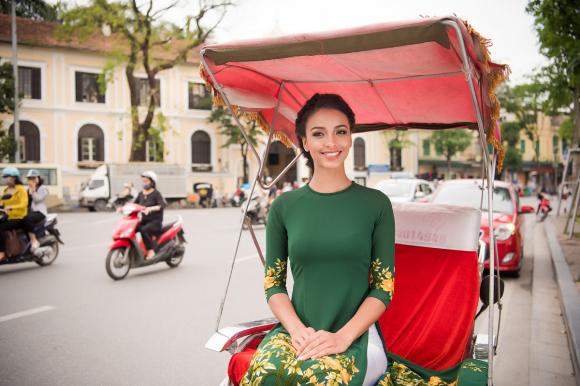 Hoa hậu Pháp, Hoa hậu Pháp diện áo dài, Hoa hậu Pháp Flora