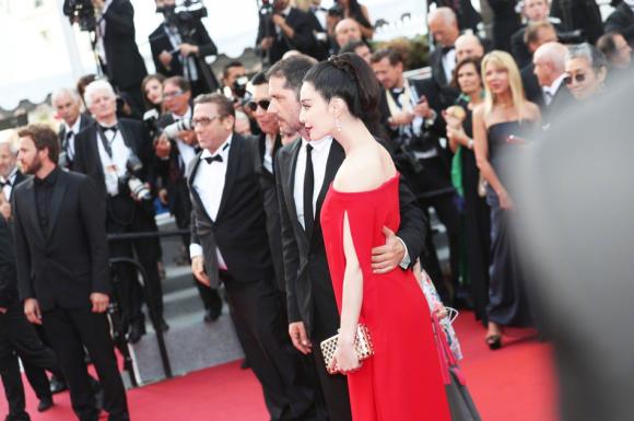 thảm đỏ LHP Cannes,Phạm Băng Băng tại Cannes,Phạm Băng Băng sang trọng,vẻ đẹp cuốn hút của Elle Fanning,Kristen Dunst