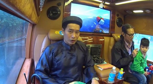 hanh-trinh-bat-ngo-255-3-ngoisao.vn-w580-h320 6 Hành trình bất ngờ, phi đội 3B, Bố con Trần Lực, Đạo diễn Trần Lực