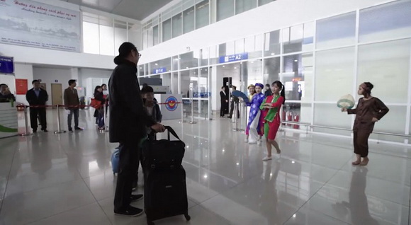 hanh-trinh-bat-ngo-255-9-ngoisao.vn-w580-h318 0 Hành trình bất ngờ, phi đội 3B, Bố con Trần Lực, Đạo diễn Trần Lực