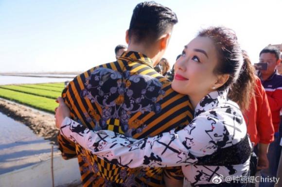 sao Hoa ngữ,sao nữ gốc Việt,Chung Lệ Đề,Trương Luân Thạc,Chung Lệ Đề và Trương Luân Thạc bị chỉ trích