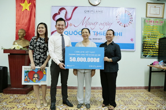 Oriflame Việt Nam, Mỹ phẩm Oriflame, Tết Thiếu Nhi