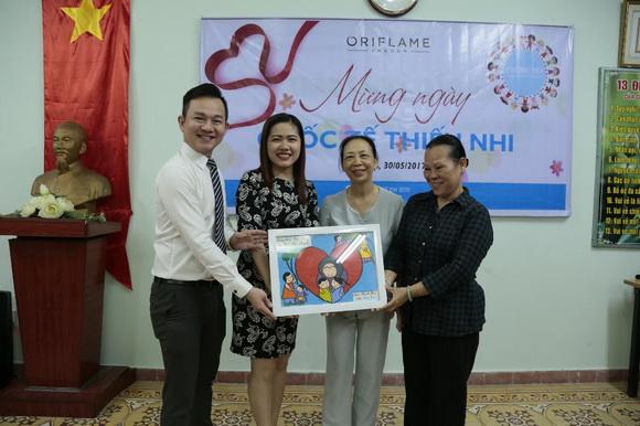 Oriflame Việt Nam, Mỹ phẩm Oriflame, Tết Thiếu Nhi