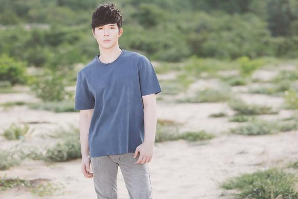 Ca sĩ nathan lee,nathan lee cởi áo,nathan lee phơi mình trước biển