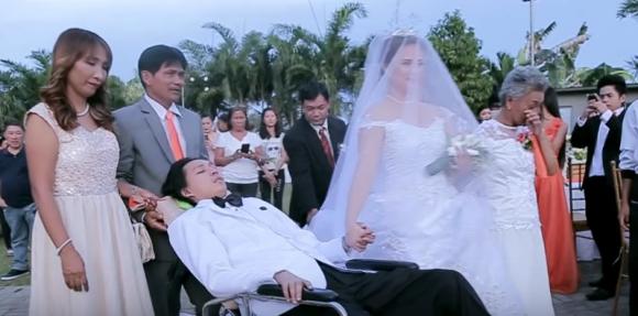 đám cưới cổ tích, cô dâu xinh đẹp và chú rể bị liệt, chú rể bị liệt toàn thân