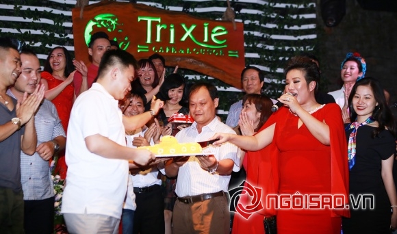 Nguyễn Thu Trang, ca sĩ Thu Trang, Doanh nhân Thu Trang, Thu Trang mừng sinh nhật tuổi 40, Ca sĩ Thu Trang ủng hộ từ thiện