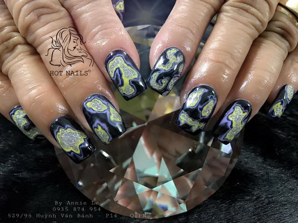 hot-nails-136-7-ngoisao.vn-w580-h435 2 Hot Nails, Làm móng, Làm móng nghệ thuật